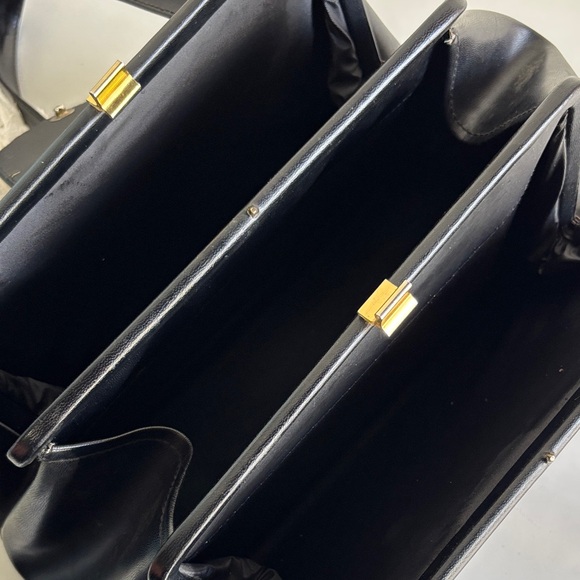 Vintage Black Leather Shoulder Bag - Picture 11 of 12